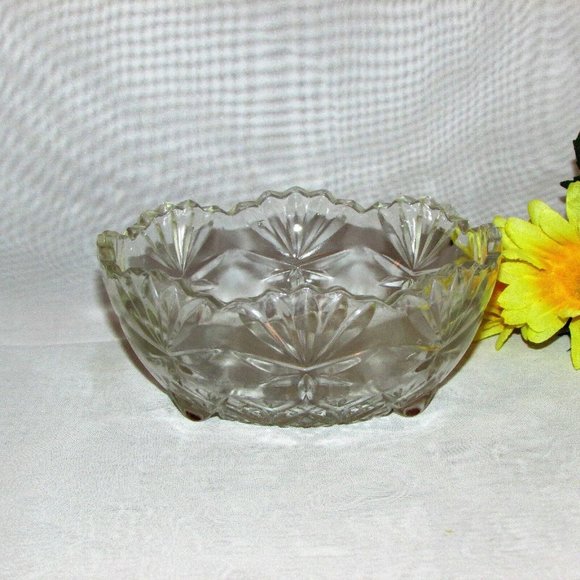 3 Vintage Clear Glass Dessert Snack Bowls Footed Fancy Pattern - Picture 6 of 11